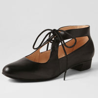 Women's Django & Juliette Ewing in Black. Sku: DJ14396B66LE
