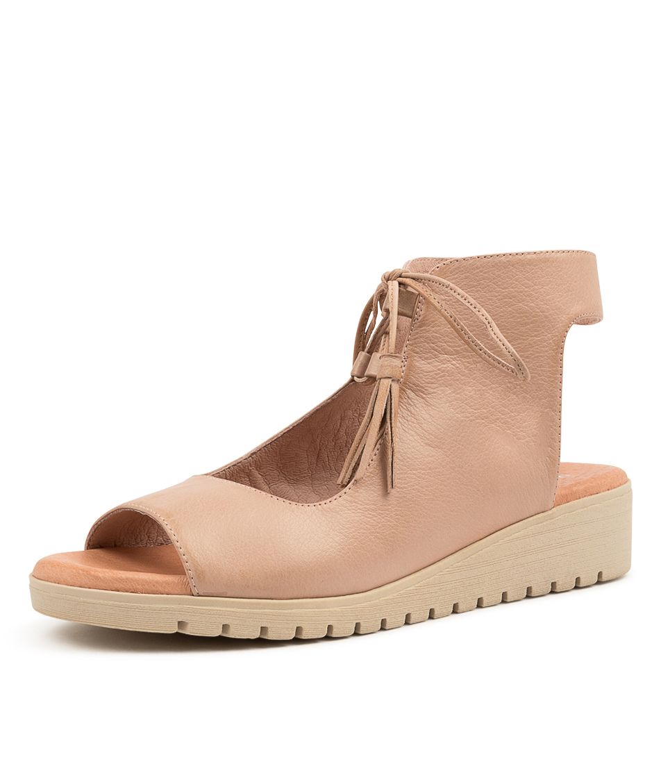 Side View Women&