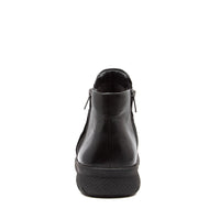 Women's Ziera Shayne in Black Leather sku: ZR10041BLALE